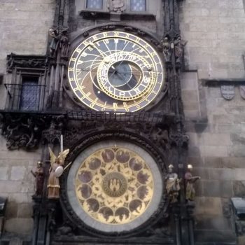 het astronomisch uurwerk op het Oude stadsplein