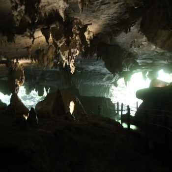 Grotten bij Mulu