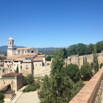 Gerona, prachtig uitzicht vanaf de walmuur.