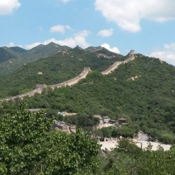Chinese muur, spectaculaire bouw en mooi om te zien in het hele landschap
