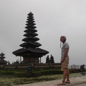 Een mistige dag bij de mystieke Bedugul tempel