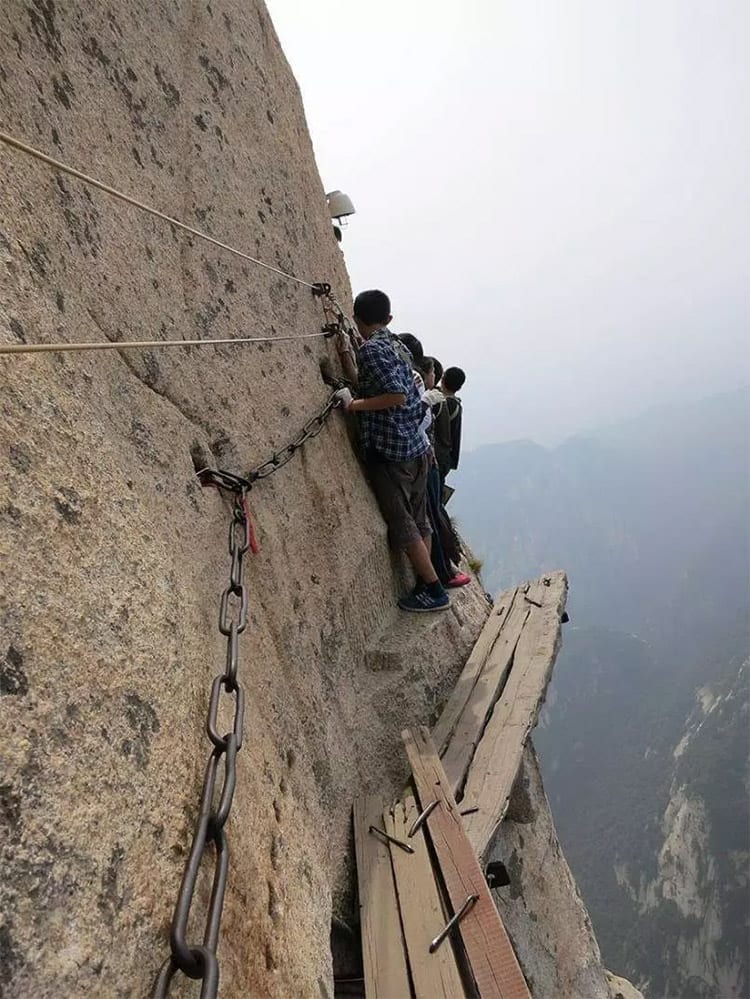 Het doorkruisen van de Death Trail op Mt. Huashan, China