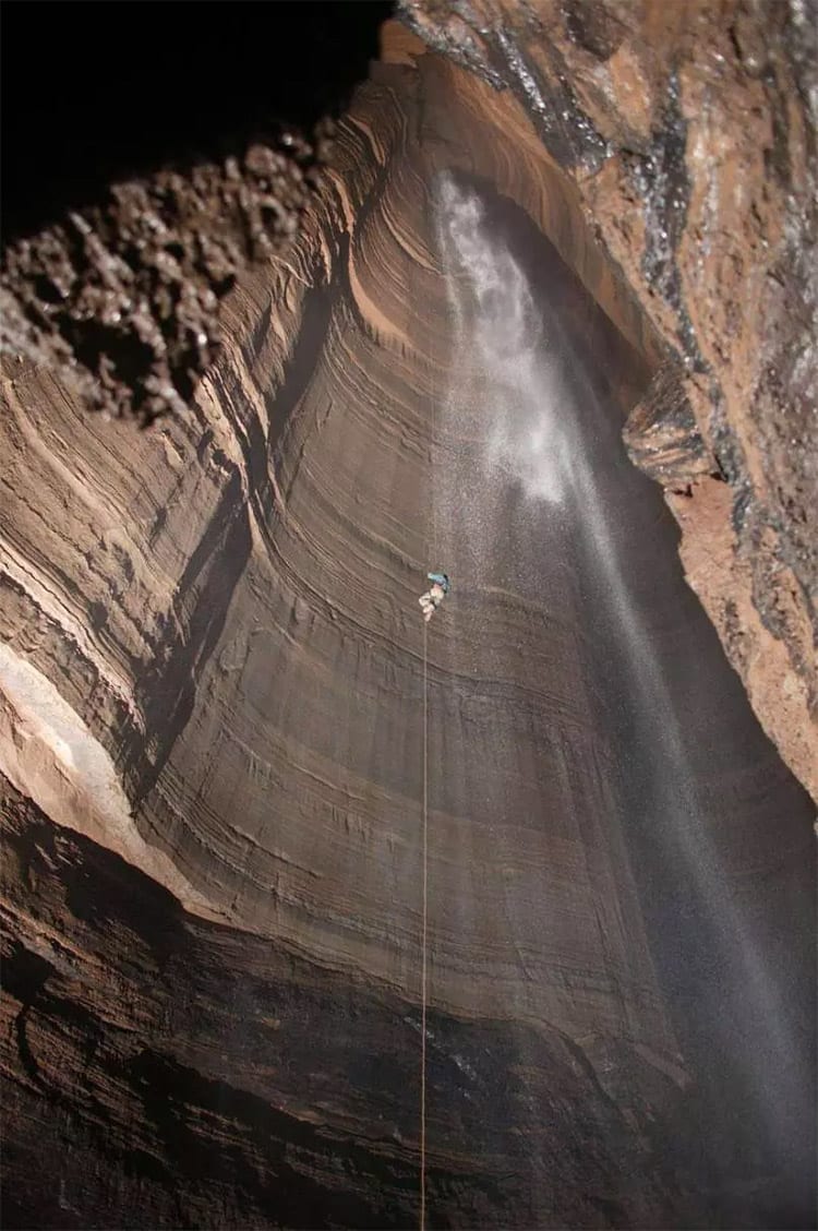 fdalen in de 'Fantastic Pit' grot, Mexico