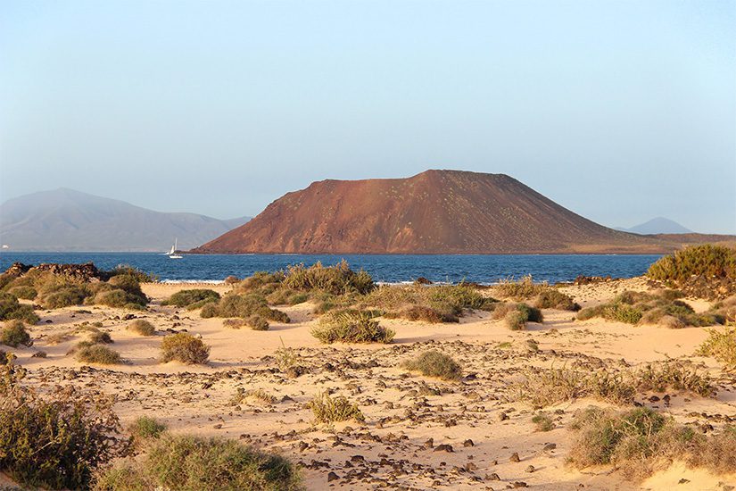 Lobos island tegenover Corralejo