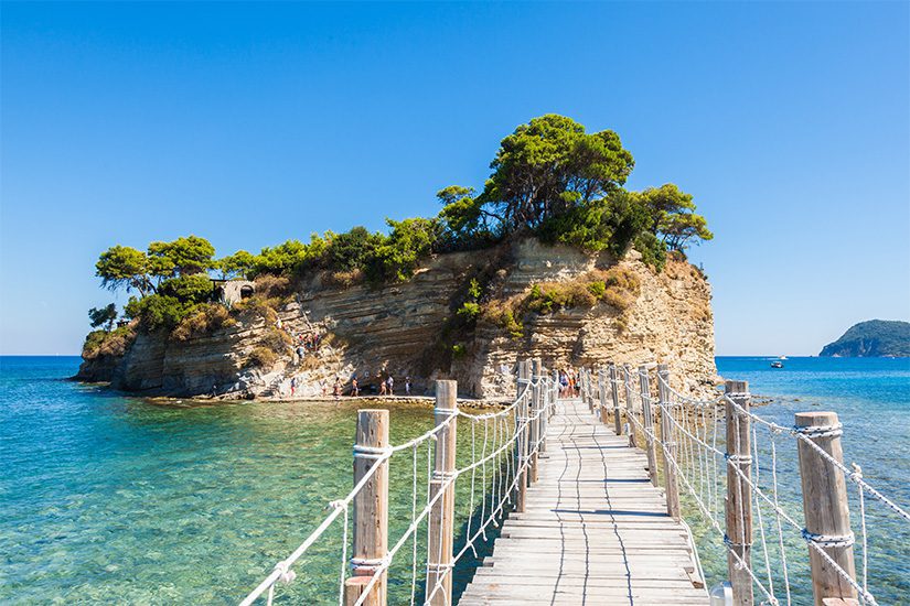 Cameo Island in de haven van Agios Sostis