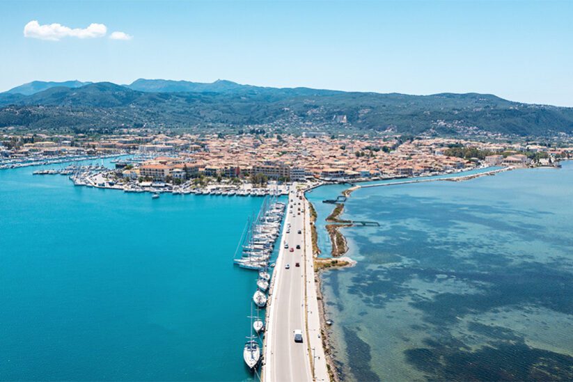 Brug tussen vasteland Griekenland en Lefkas