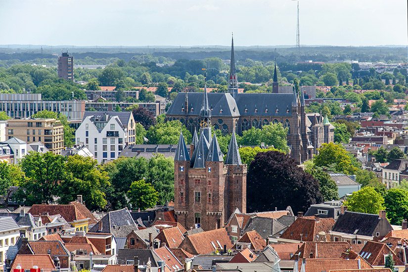 De Sassenpoort en het Dominicanenklooster
