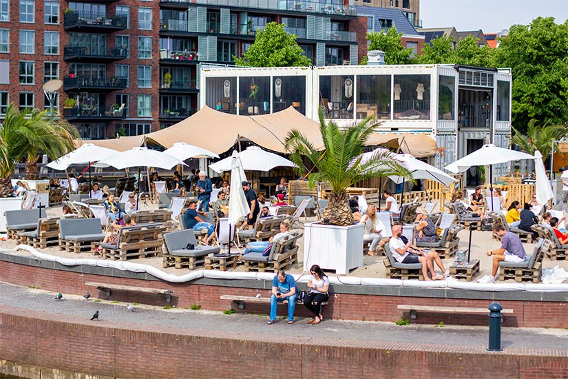 Stadsstrand aan het Rodetorenplein