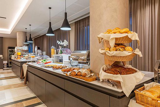 Ontbijt van het budgetvriendelijke Hotel Bisesti in Garda