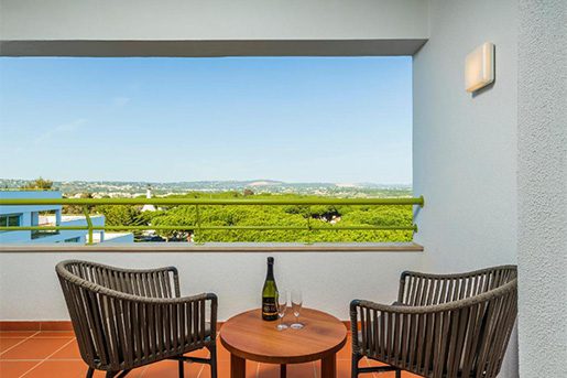 Suite met balkon van The Patio Suite Aparthotel Algarve