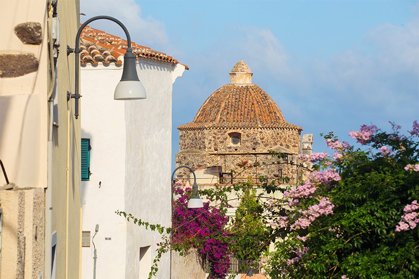 De plaats Orosei op Sardinië